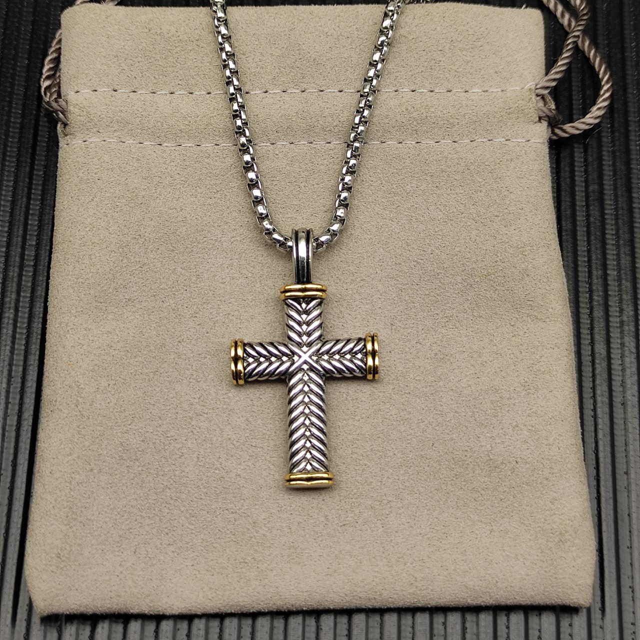 David Yurman 925 Sterling Silver 18K Gold Chevron Cable Cross Pendant Necklace