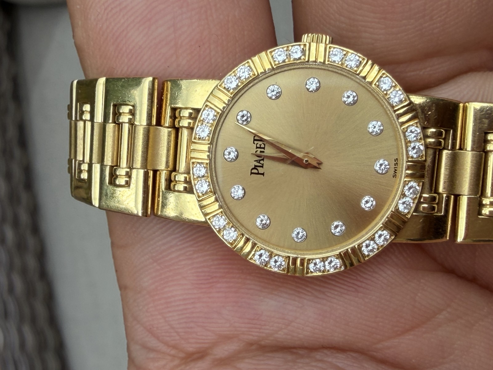 Piaget Dancer 80564 K 81 – 18k Gold, Quartz ladies watch
