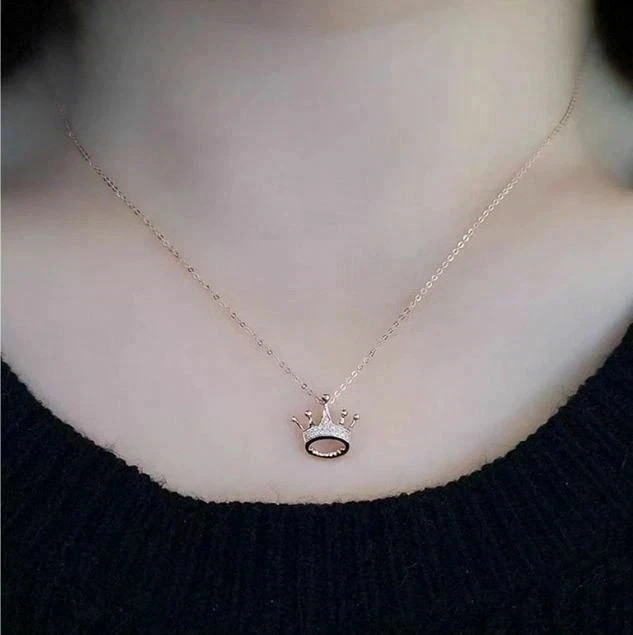 2 Ct Round Cut Simulated Diamond Crown Pendant Necklace 14K Yellow Gold Plated