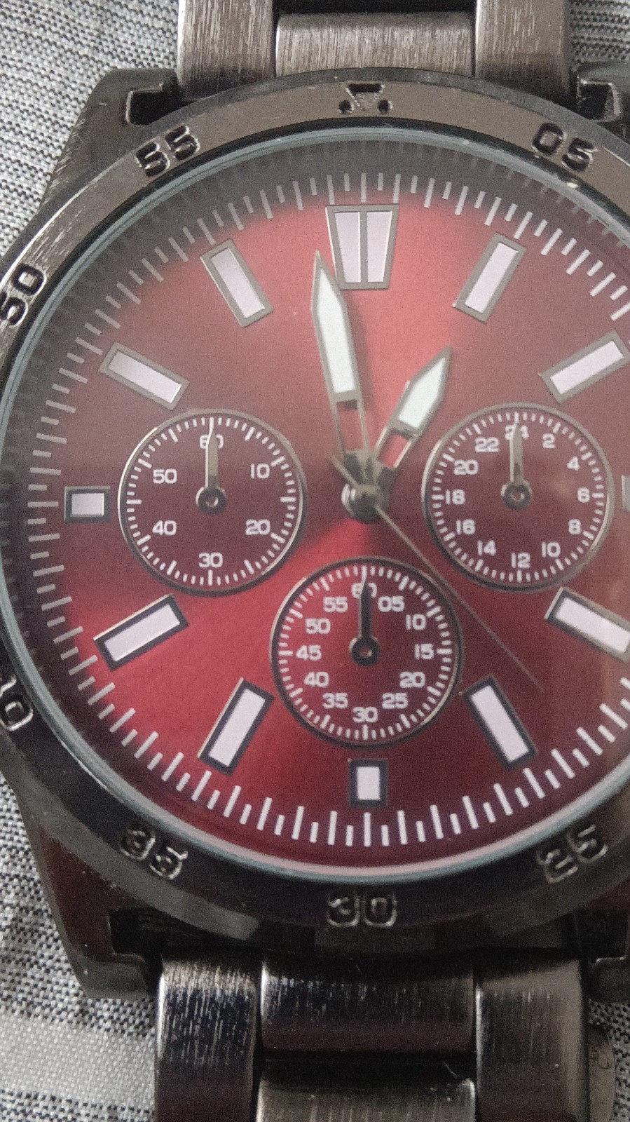 Silver Metal Wristwatch Red Dial Analog Stick Indexes for Men