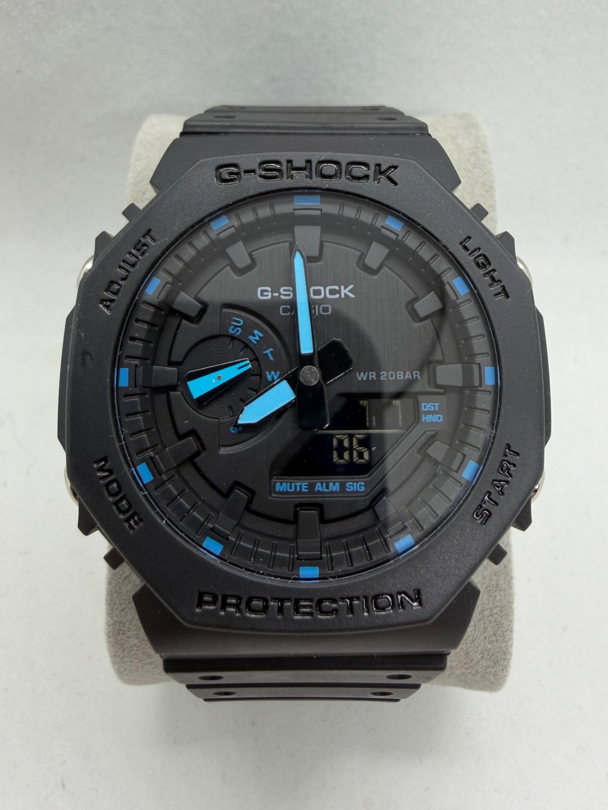 Casio G-SHOCK GA-2100-1A2 Black Blue Analog-Digital Watch BRAND NEW never worn