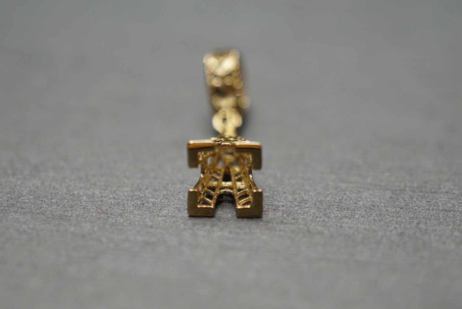 14K Solid Yellow Gold 0.8″ Diamond Cut Tiny Paris Eiffel Tower Charm Pendant.