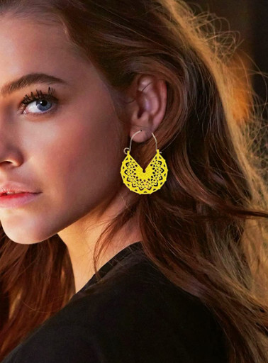 *CLEARANCE* STUNNING Metal alloy earrings – Dainty – lightweight