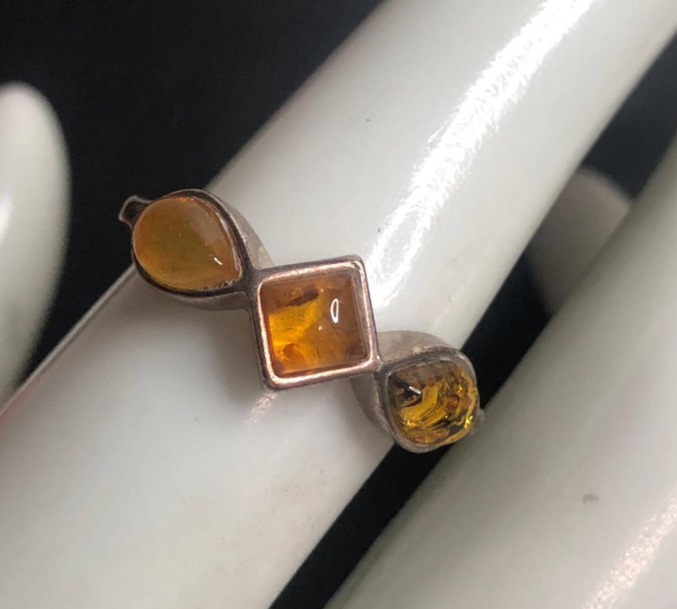 4747 Sterling 925 designer Modernist Yellow Amber Ring sz 6 (2 grams)