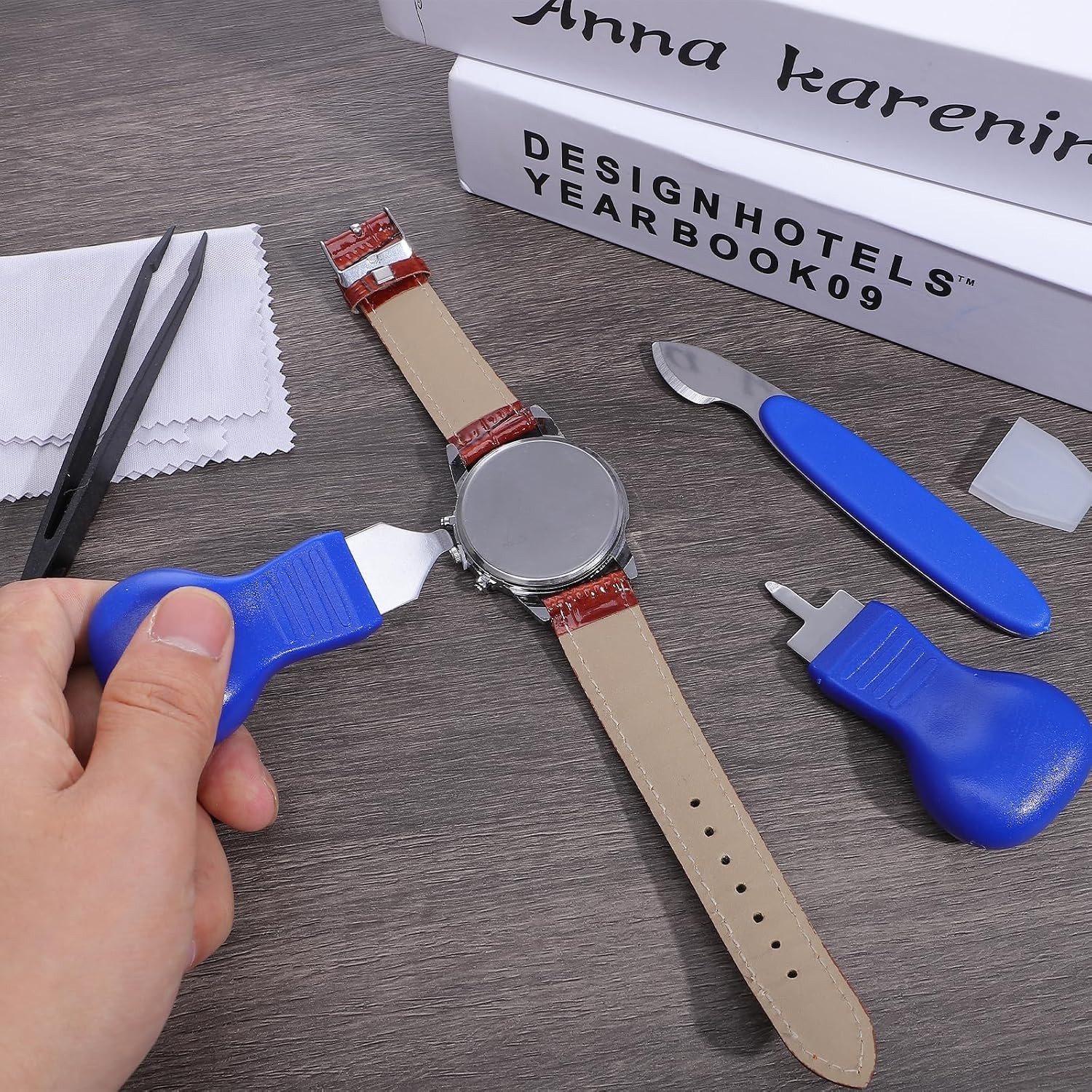 All-in-One Watch Back Removal Tool Set – 8 Pieces with Tweezers and Cloth
