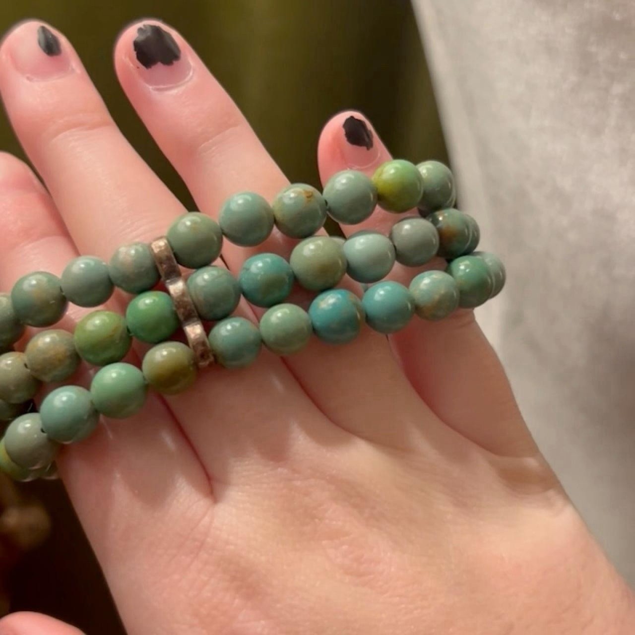 Green Turquoise Round Stone Bead Wrap Bracelet Multi-Strand Stretch Silver Tone