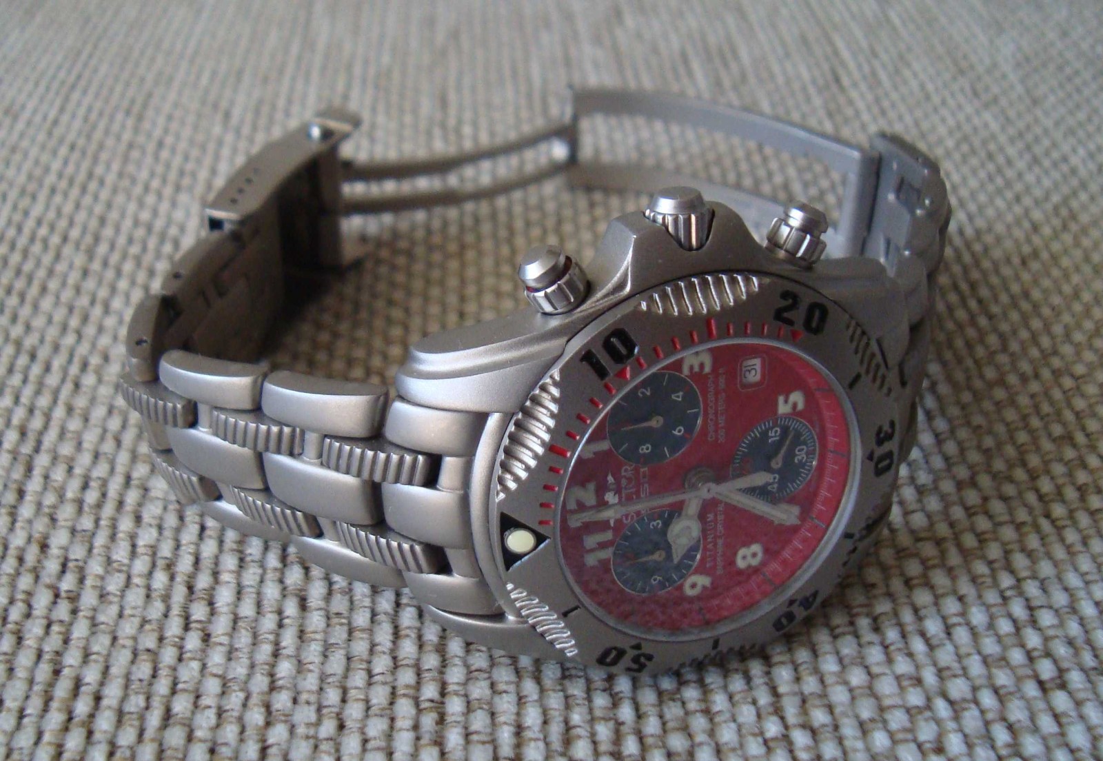 Sector 950 titanium Swiss chronograph, 261.262, rare red panda version, full set