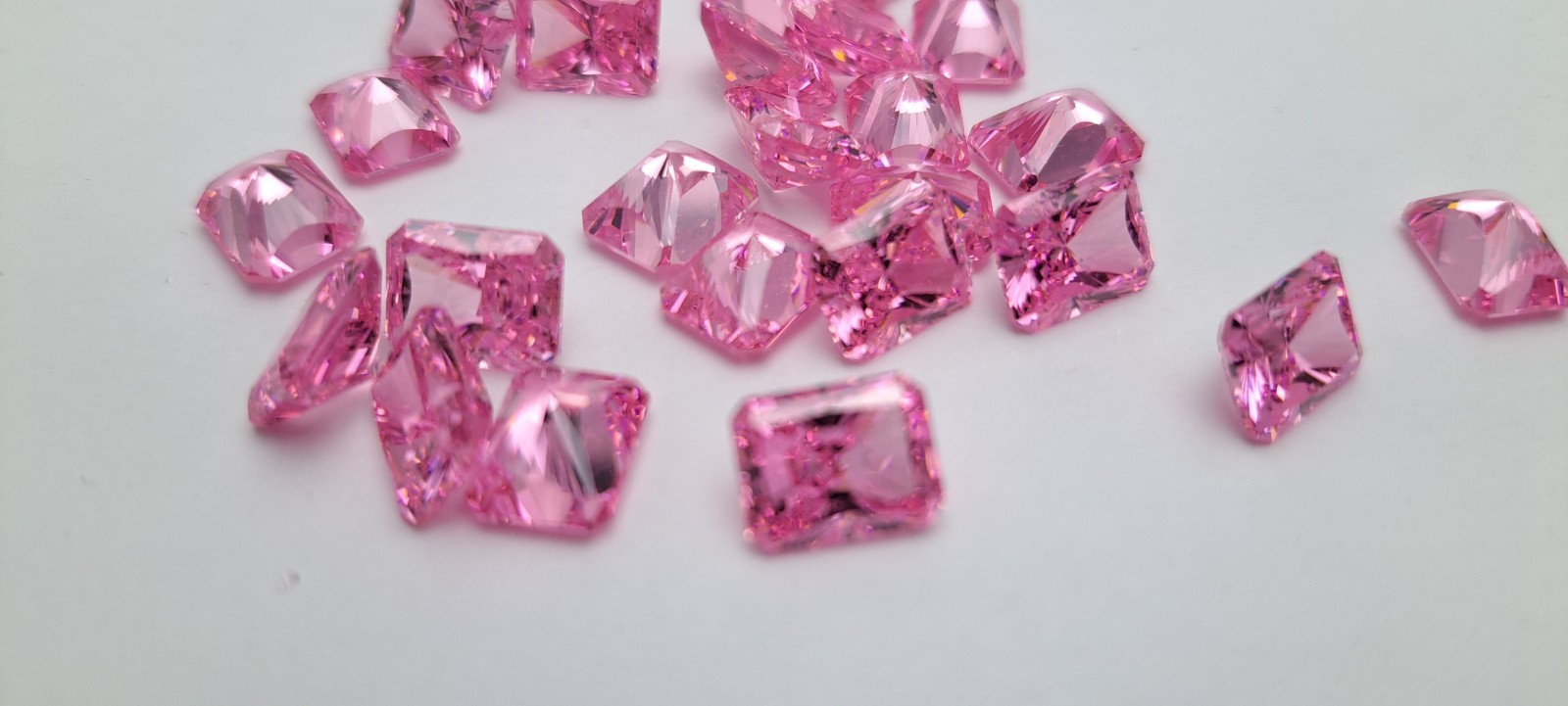 25 Pieces Dark Pink 9x7mm Emerald Radiant Cut CZ Cubic Zirconia Stones