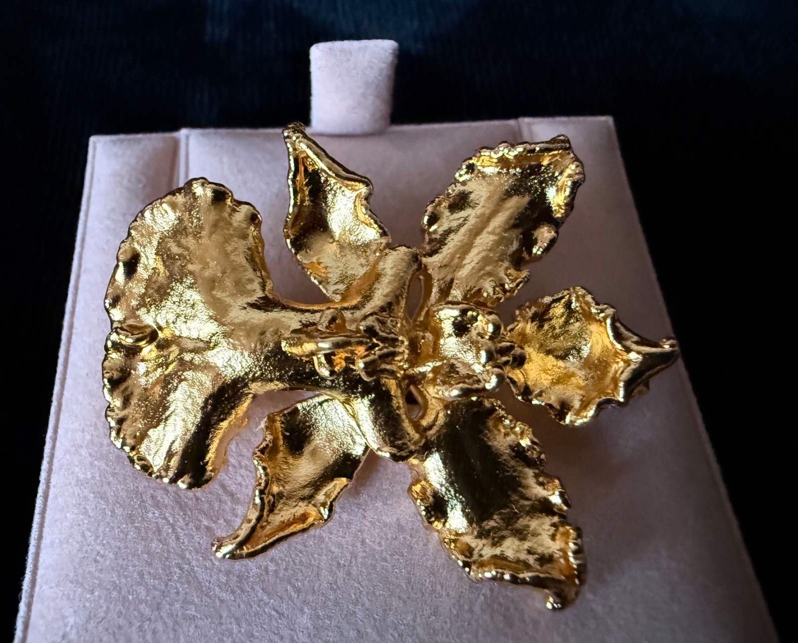 FINAL PRICE Risis Singapore National Flower Pin + Booklet Encapsulated 999 Gold
