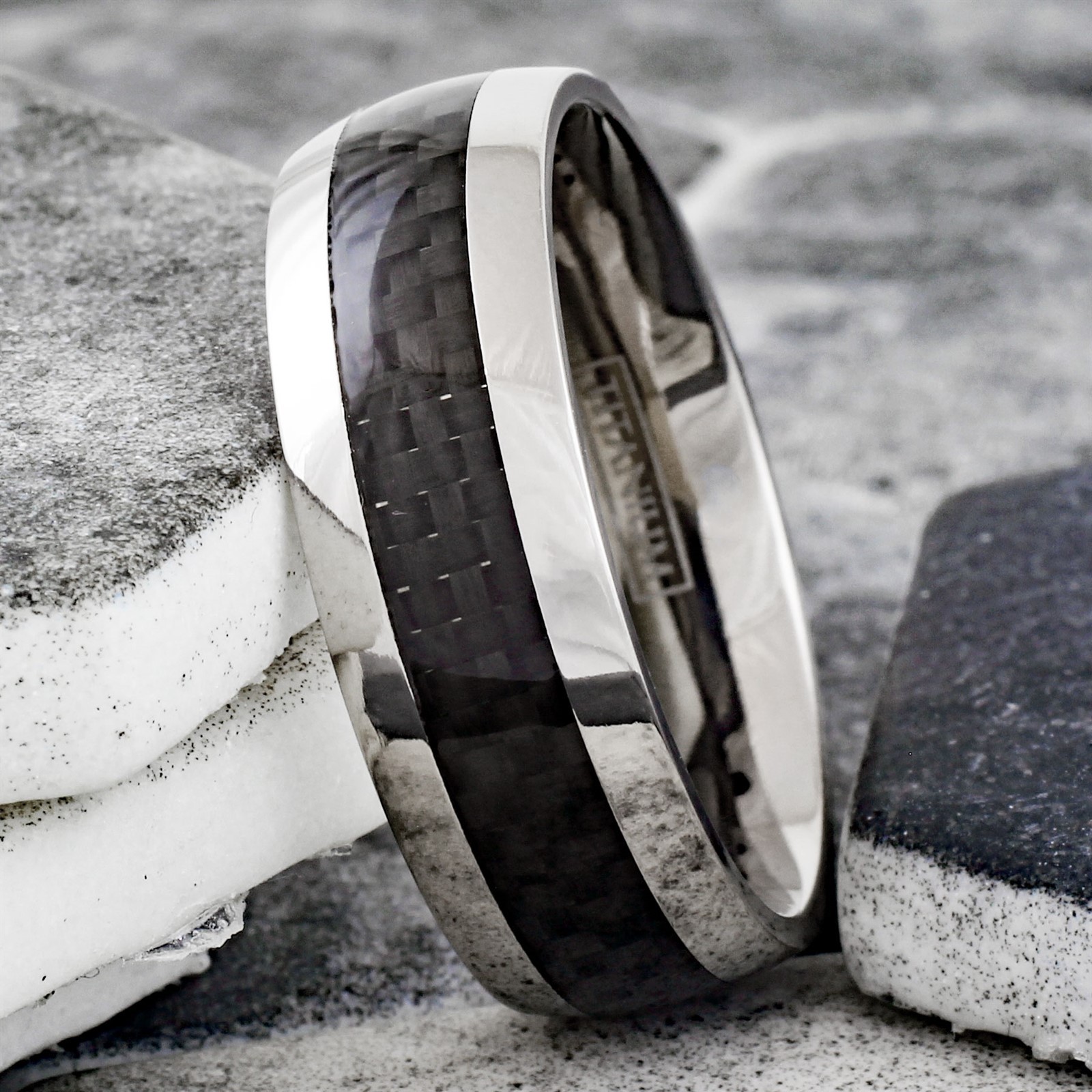 Titanium Black Carbon Fiber Stripe Comfort Fit Men’s Wedding Band Ring size 5-13
