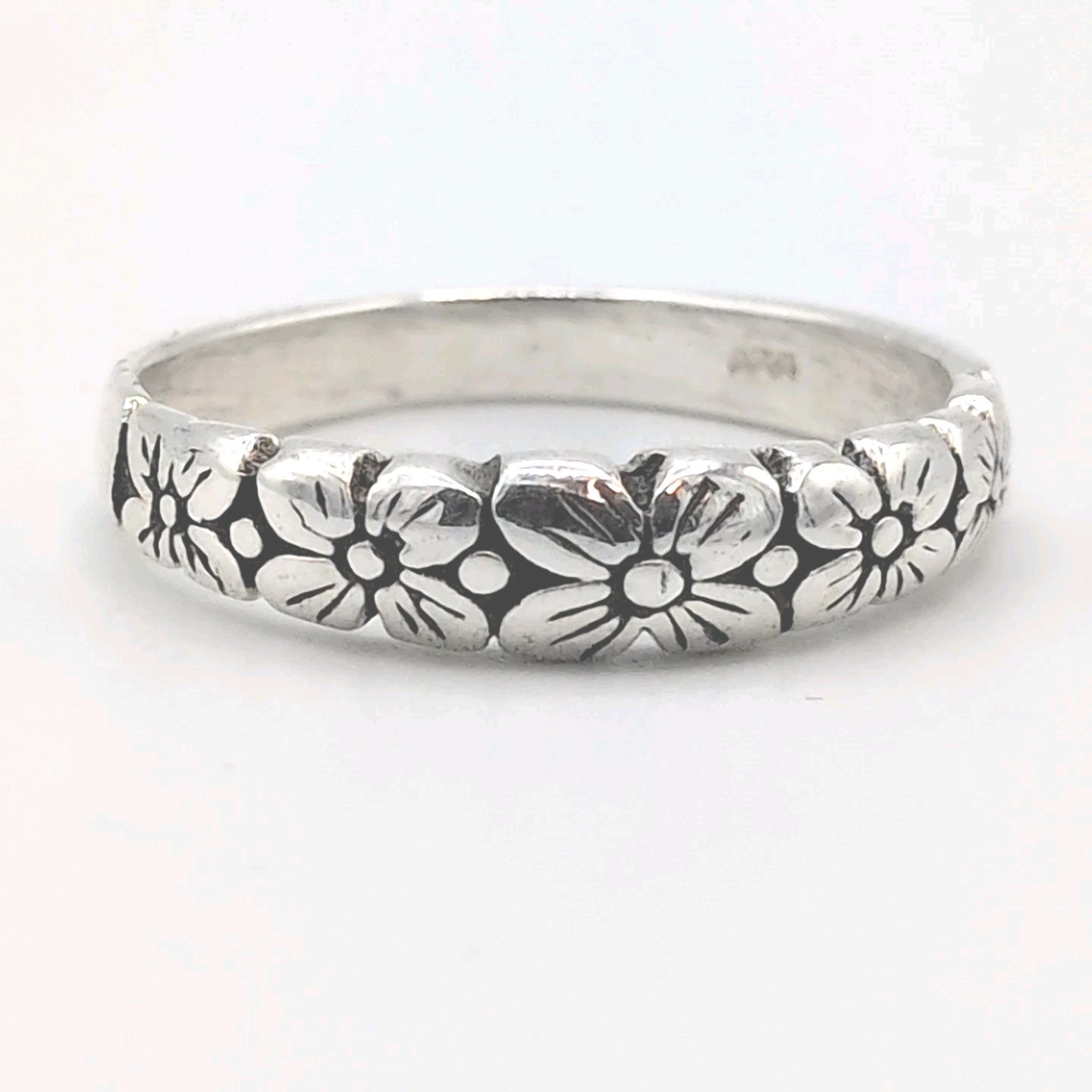 Solid 925 Sterling Silver (2.1g) Floral Band Flower Stacker Ring [Sizes 6-10]