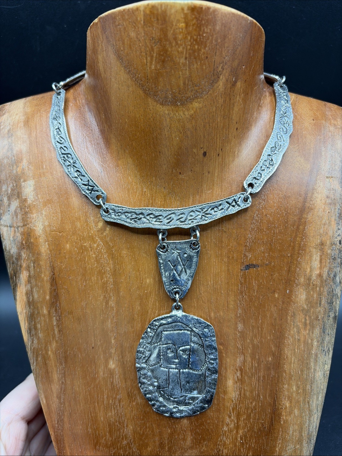 Artisan Silver Tone Pendant Sand Cast Carved Choker Necklace ~15”L Tribal Style