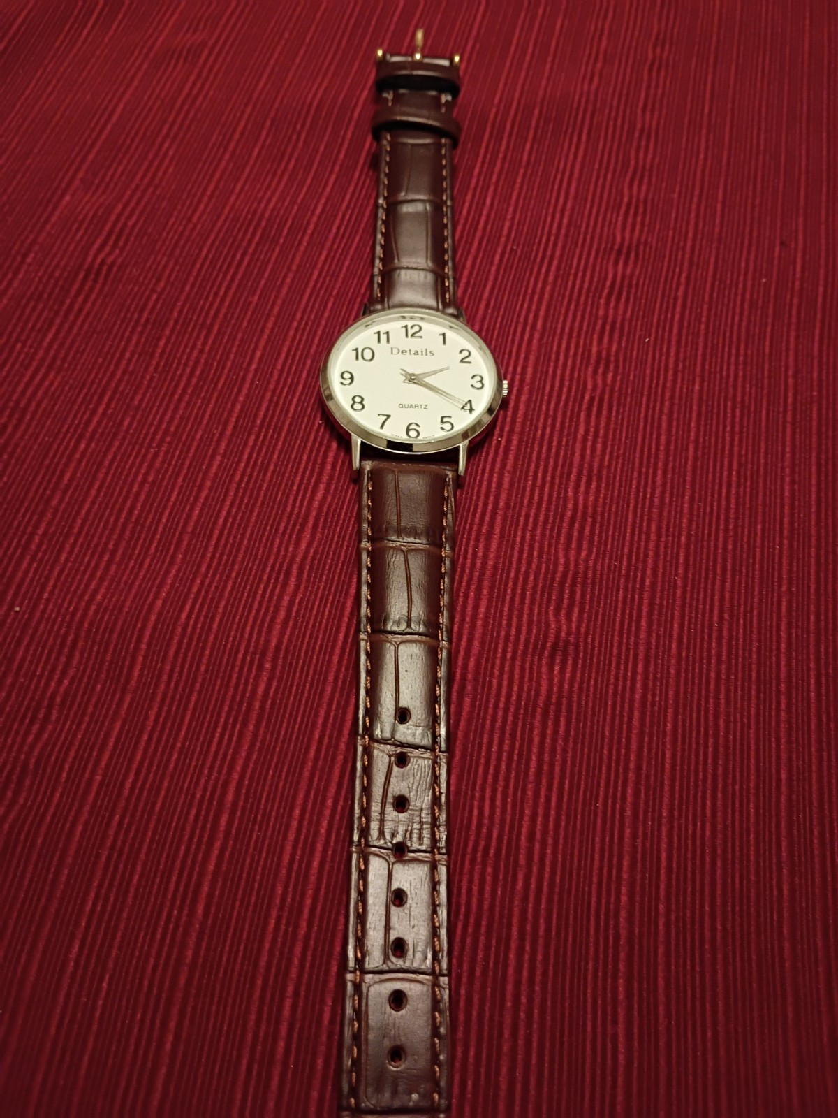 Details Quartz Analog Watch White Dial Arabic Numerals Brown Leather New Battery