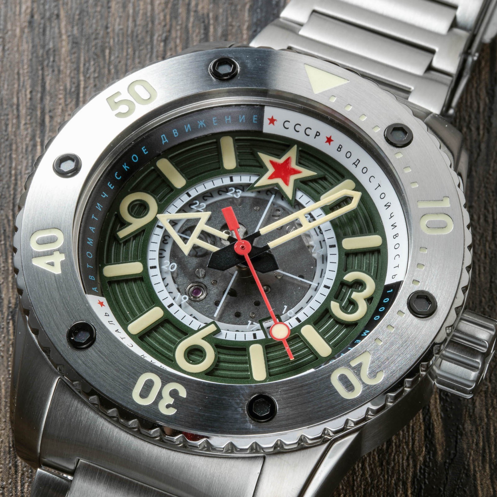 Barrakuda Limited Edition Silver / Green Green Dial Wristwatch CP-7094-33