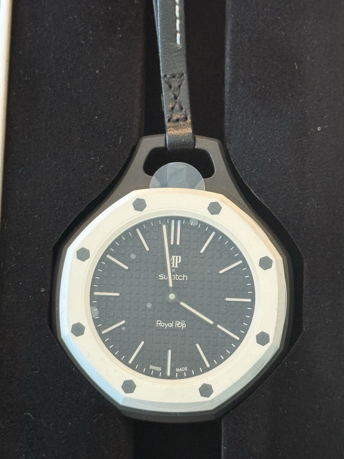 Swatch x AP Audemars Piguet Royal Pop Ocho Negro