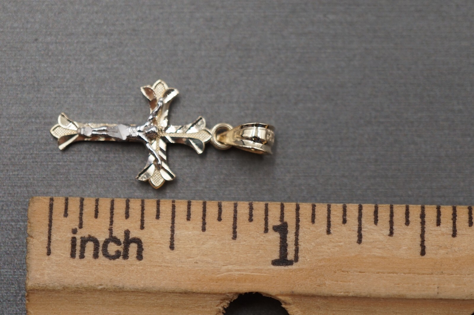 10K Solid Yellow Gold 0.9″ Two Tone Diamond Cut Crucifix Cross Charm Pendant.