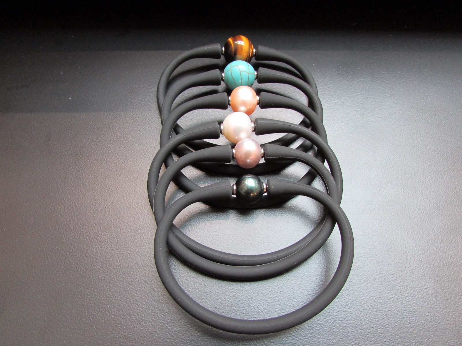 Unisex Black Silicon Rubber Bracelet Black Pearl Stainless Steel Post 7.5″