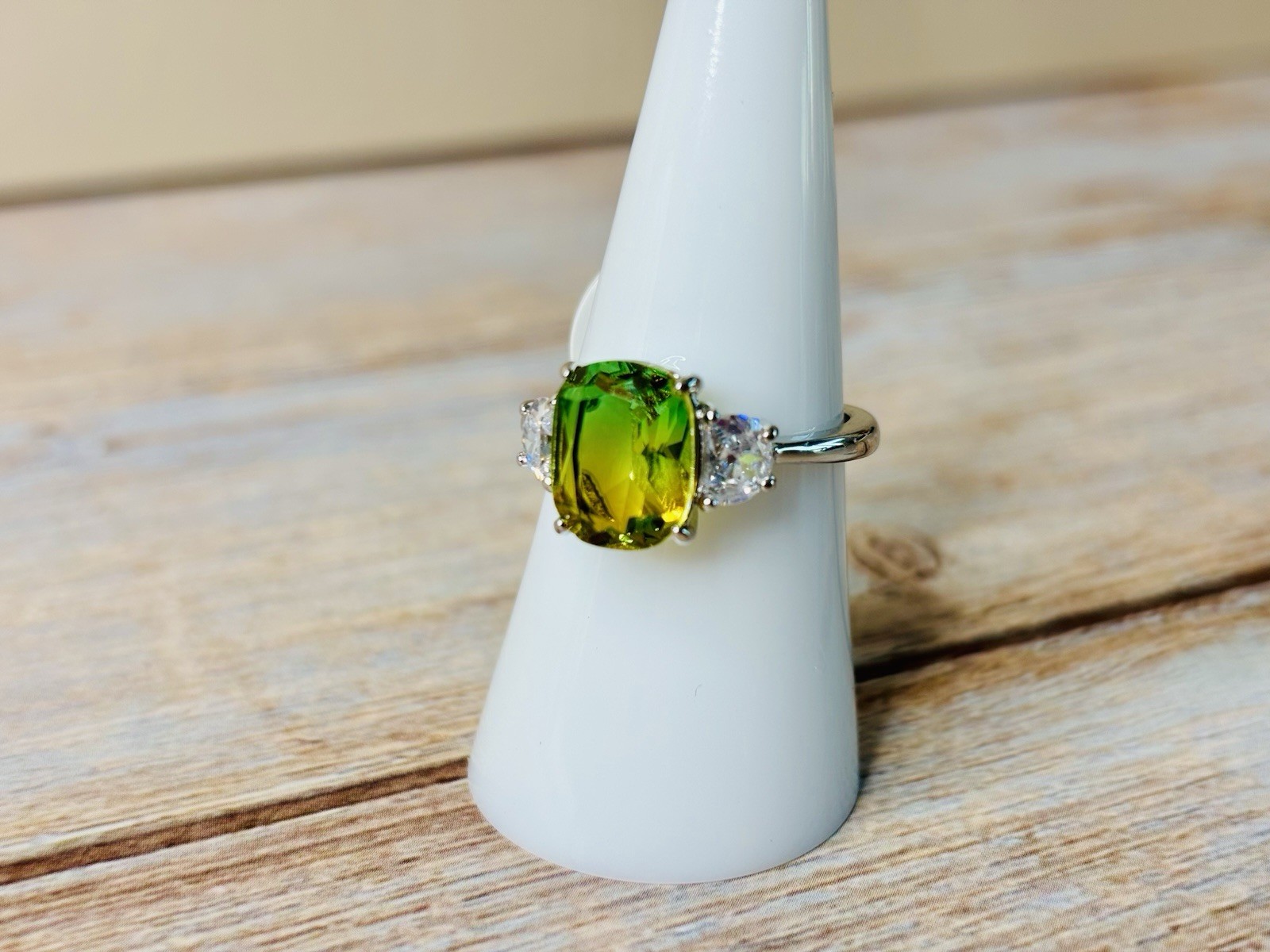 NWT RBP2121 Endless Horizons Lime Bi Paridot On Rhodium Plated Band Ring Size 8