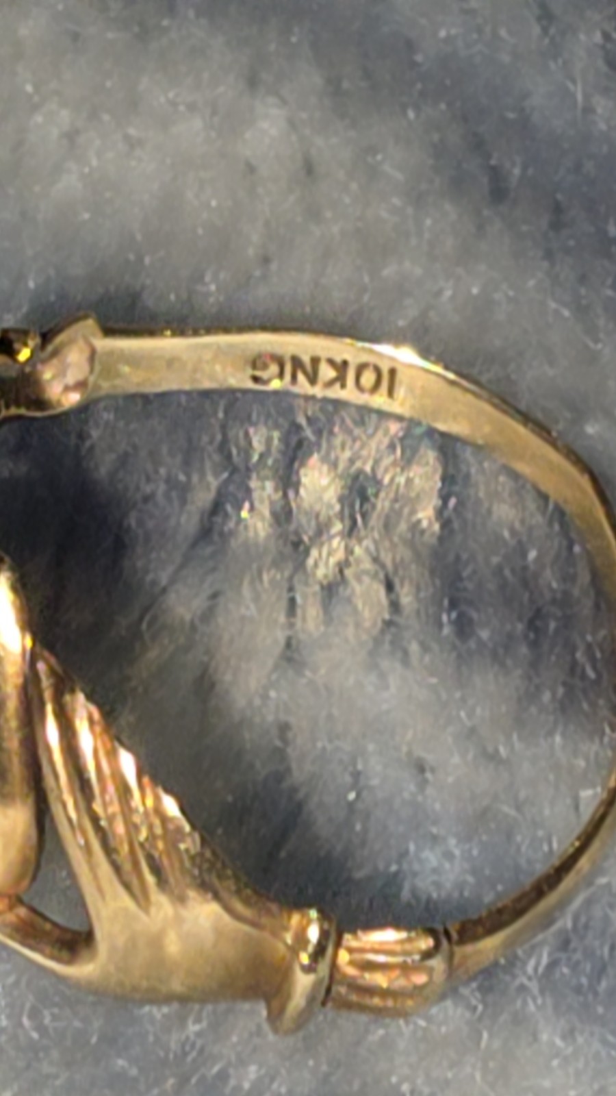10K Solid Yellow Gold Two Tone Claddagh Crown Heart Hand CZ Band Ring. Size 6.5