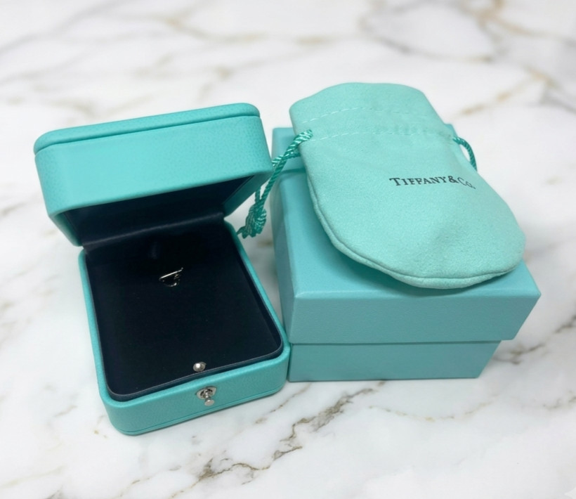 TIFFANY & CO. BLUE LEATHER PRESENTATION NECKLACE GIFT BOX, CASE, AND BAG