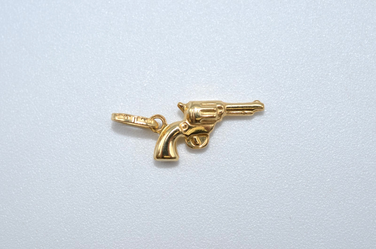 Vintage 14K Gold 3D Revolver Pistol Charm Pendant Gun 0.7g Italy