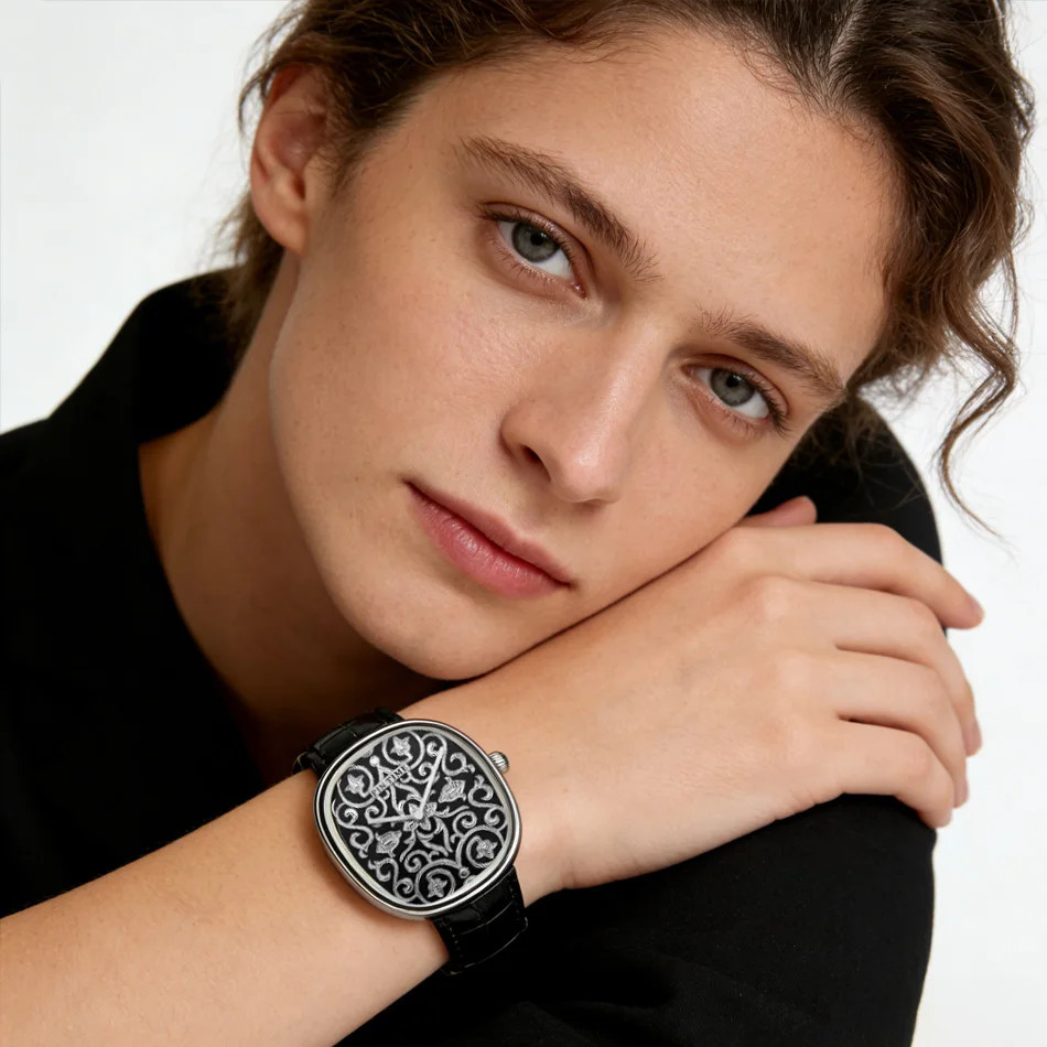 Classic Vintage Black Arabic Engraved Men’s Quartz Watch Elegant Gentleman