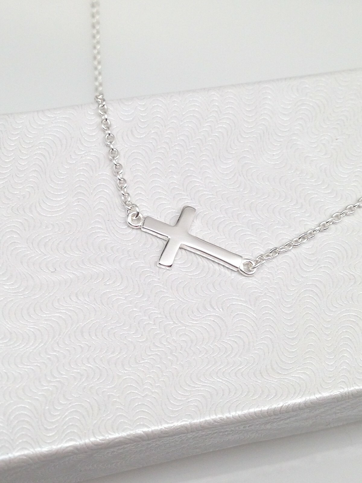 Sterling Silver 925 Sideways Cross Pendant Necklace Tiny 13mm/0.51″ 15.75-17.75″