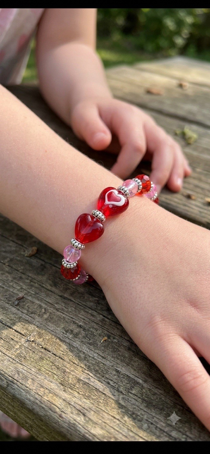 Children Bracelets Stretch Beaded Cat Dog Heart Star Fish Emoji lot of 6 pcs