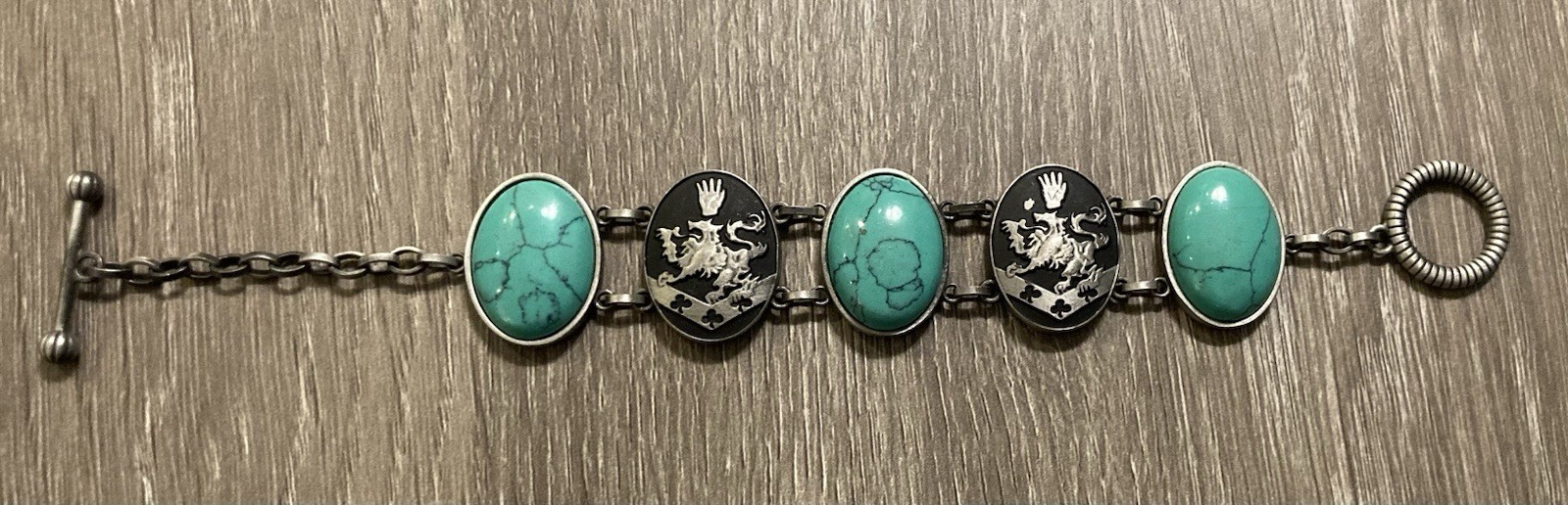 The Twilight Saga – New Moon – Alice’s Turquoise Cabochon Bracelet