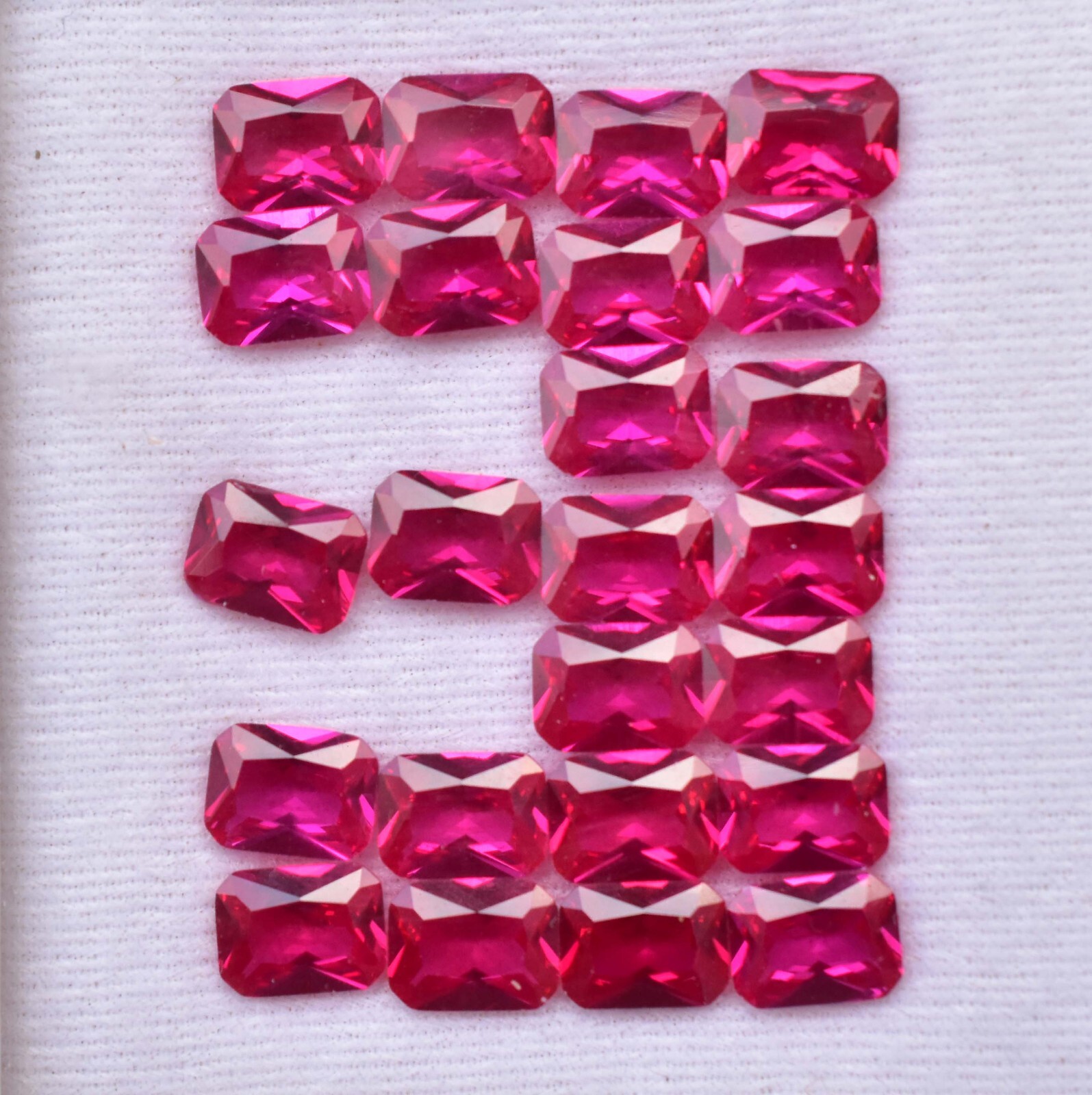 24 Pcs Natural Mogok Red Pink Ruby Emerald 7.80mm Certified Stunning Gemstone