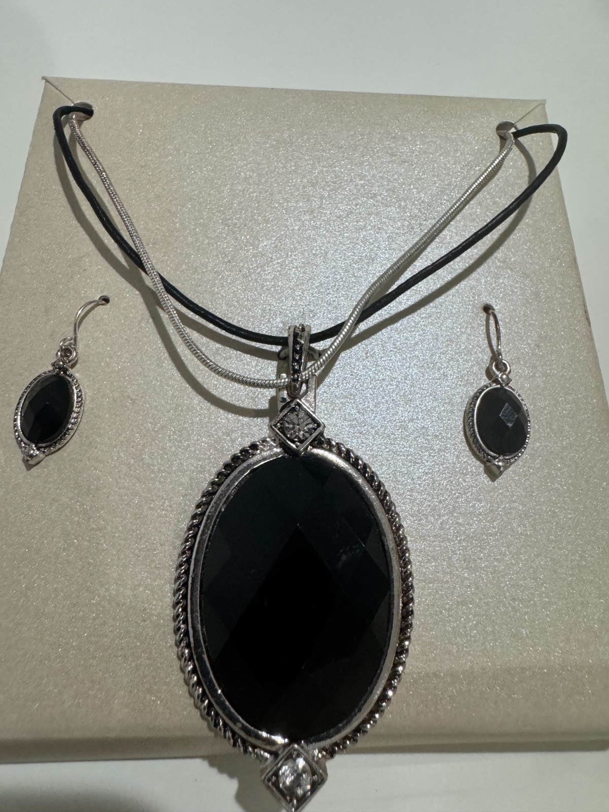Vintage Kenneth Cole signed KC simulated onyx diamond & silver tone pendant & ea
