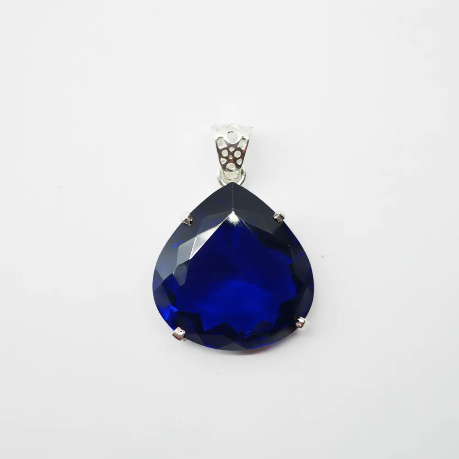 Blue Sapphire Teardrop Pendant – Elegant Gemstone Necklace with Free Chain