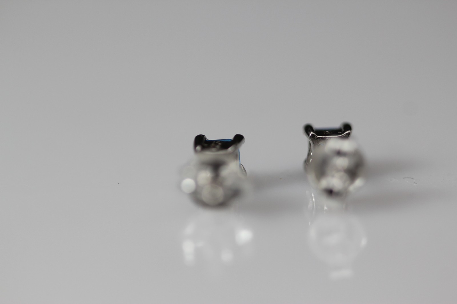 925 Sterling Silver Square Blue Stone Stud Earrings 0.5 Grams (EAR5283)