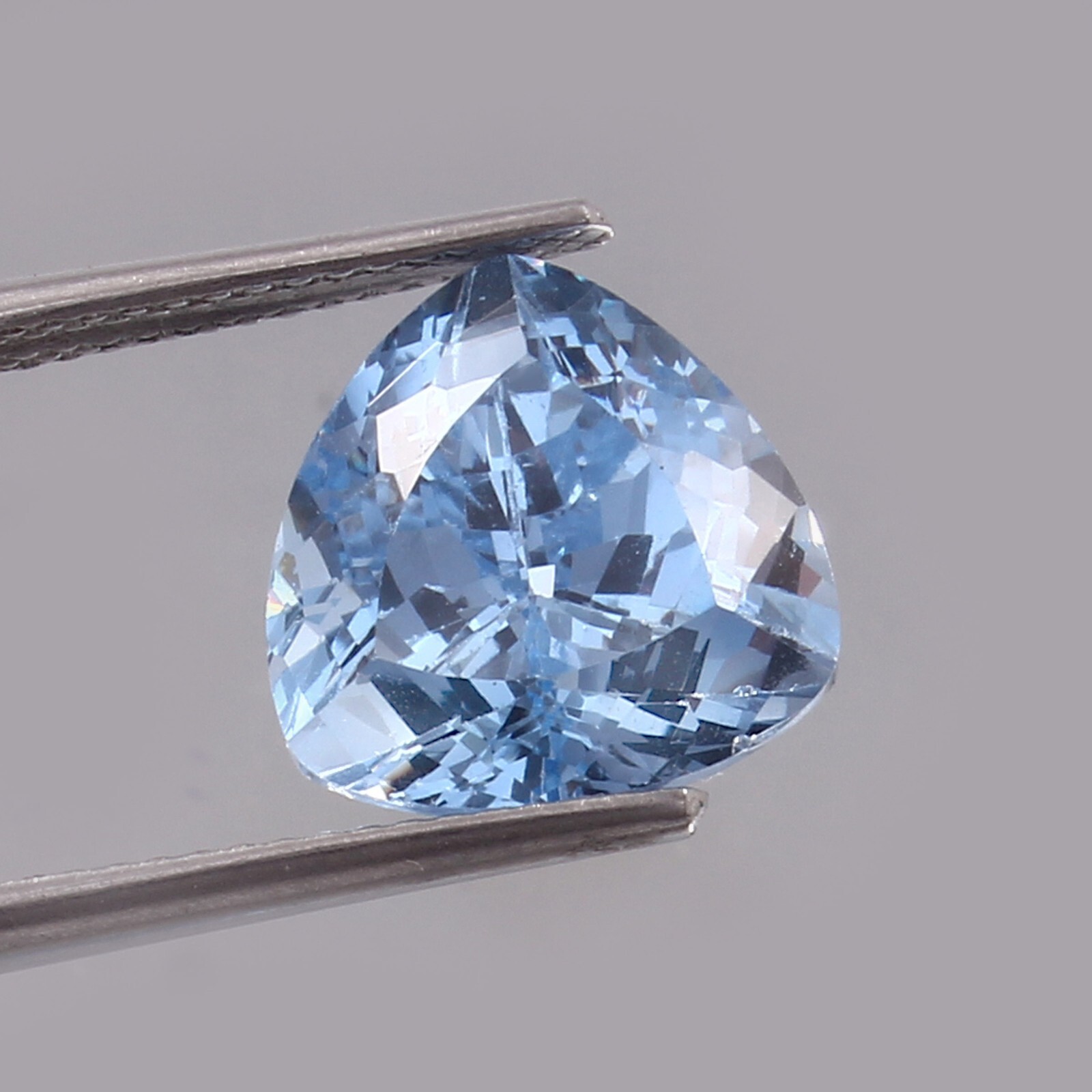 AAA Natural Flawless Brazilian Aquamarine Loose Trillion Gemstone Cut 10×10 MM