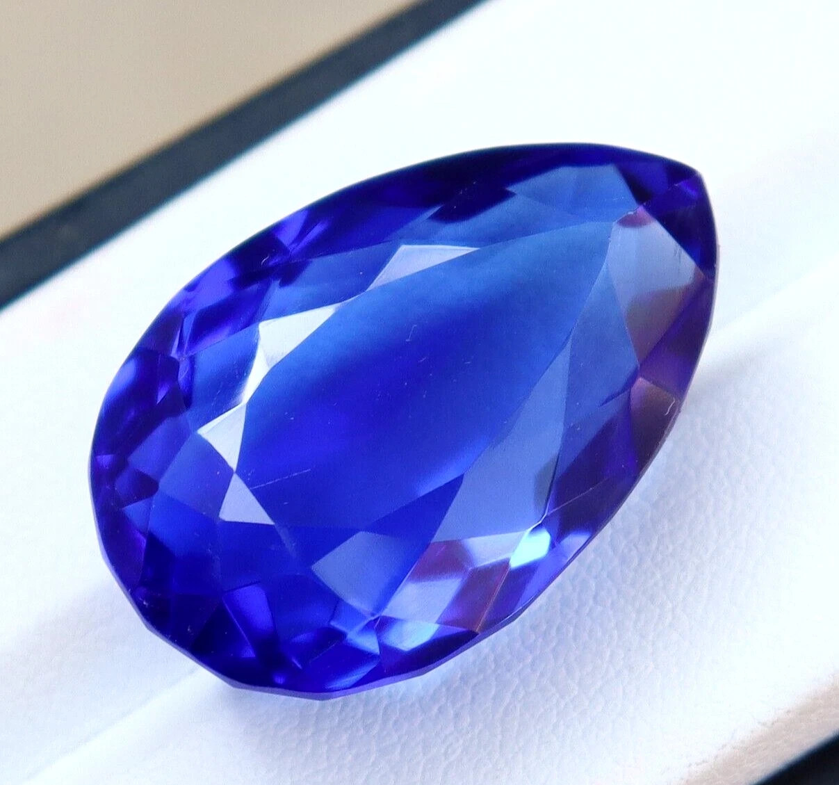 GIE Certified 80.75 Ct Exquisite Natural Blue Topaz Loose Pear Cut Gemstone