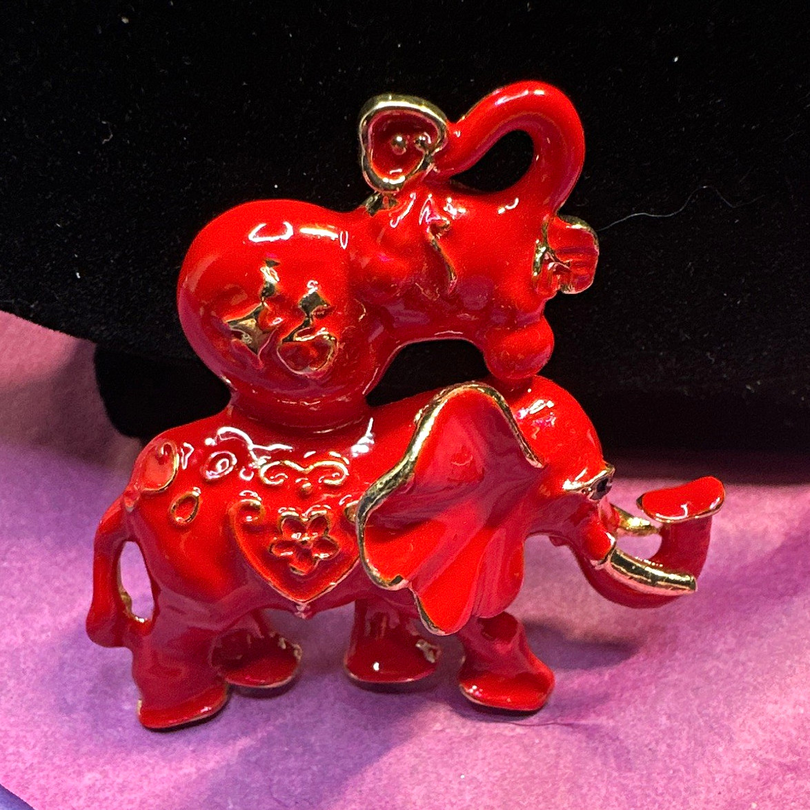 Red Enamel Elephant Brooch Pin Gold Tone Metal, Animals & Insects Theme
