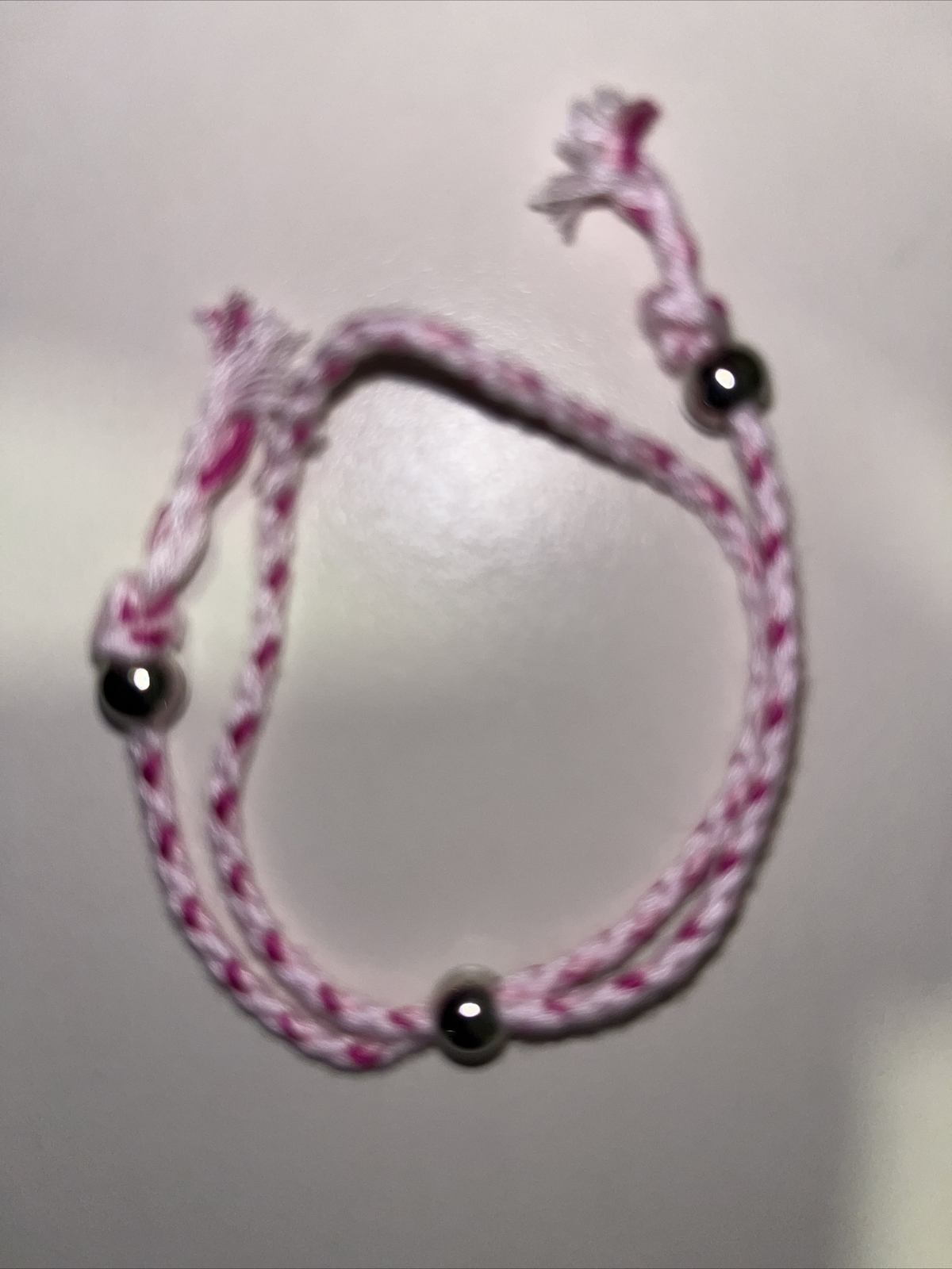 NEW BOHO BRAIDED THREAD FRIENDSHIP BRACELET ADJUSTABLE COLOR FUCHSIA WHITE PINK