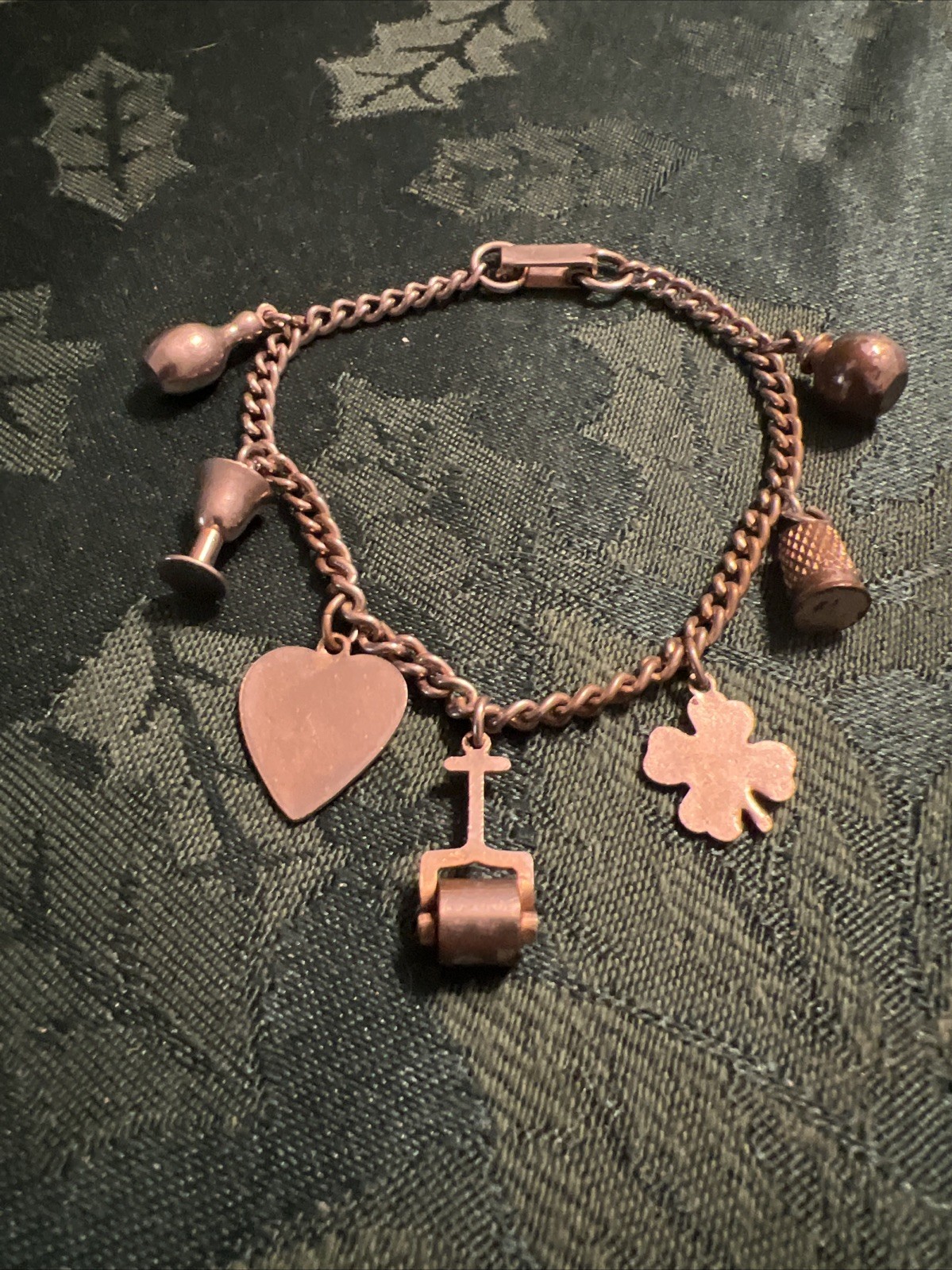 Vtg SILVERTONE Charm Bracelet 7” Heart Clover Thimble
