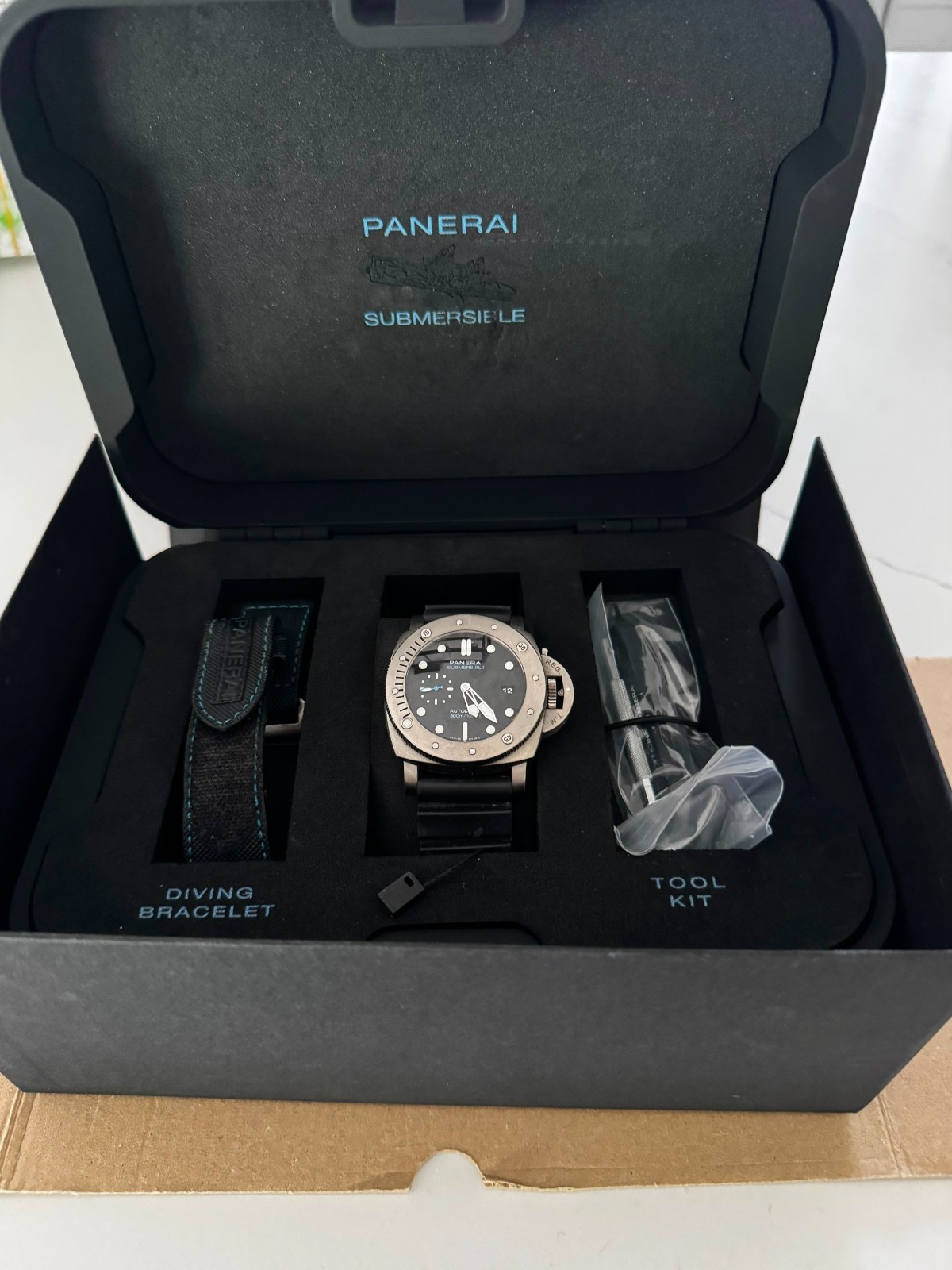 Panerai Luminor Submersible 1950 3 Days Auto 47mm Black Dial PAM01305 Full Set
