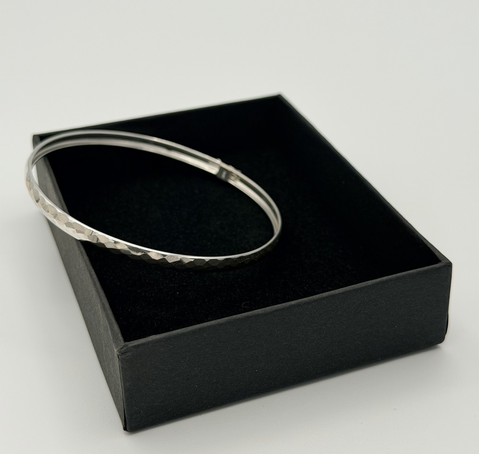 925 Sterling Silver Hammered Textured Bangle Bracelet 4.2mm 4g New