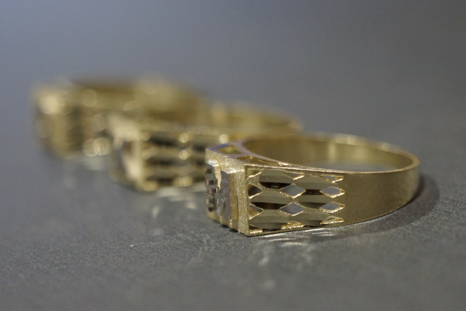 10K Solid Yellow Gold Diamond Cut Square Initial Letter Ring. Size 6