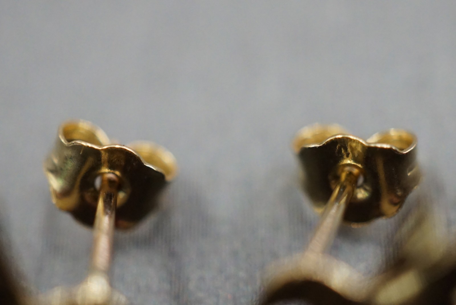 Solid 14K Yellow Gold Hummingbird Diamond Cut Stud Earrings!! (#1206408)
