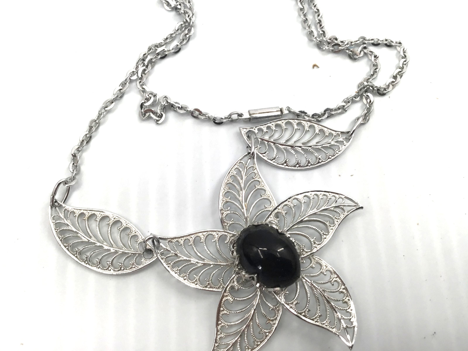Fine Silver Filigree with Black Onyx Gemstone, 16″ Necklace, Bayonet Closure