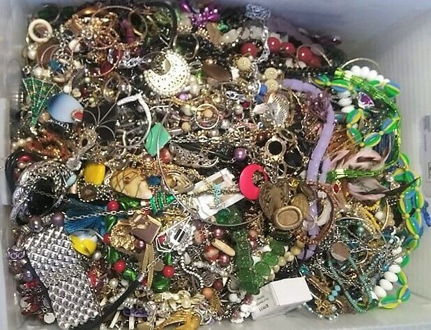 FREE SHIP 3 LBS Huge Lot Jewelry VTG Now Rhinestone Harvest Brooch Art FUN HUNT!