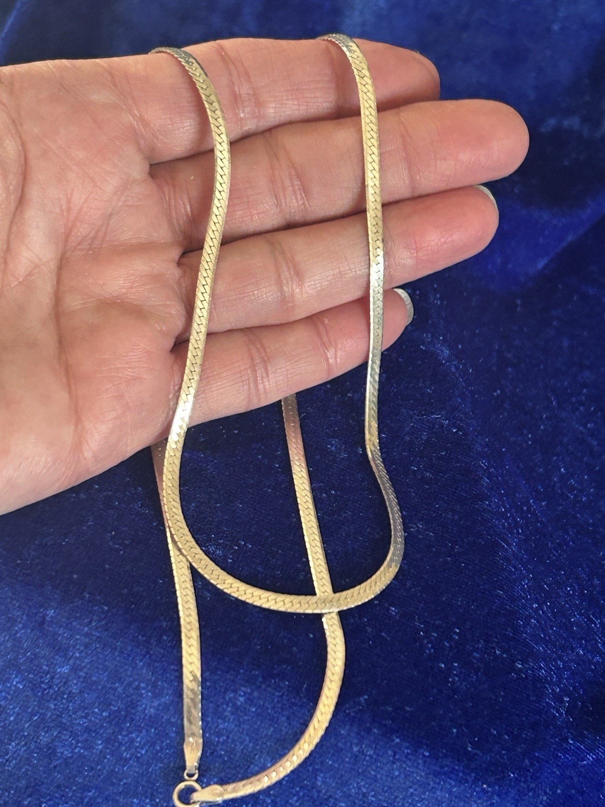 Vintage Sterling Silver Herringbone Chain Necklace 22.5 In (2 Slight Indents)
