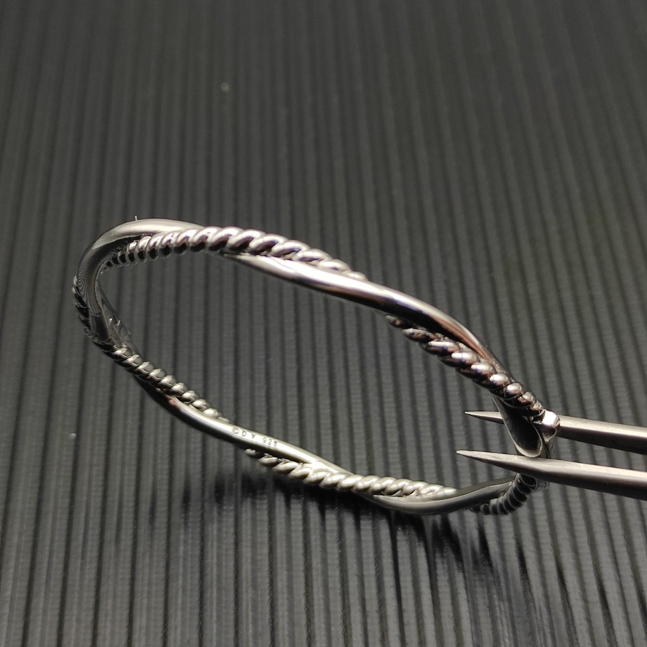 David Yurman 4.4mm Petite Infinity Bracelet Sterling Silver with Diamonds Medium
