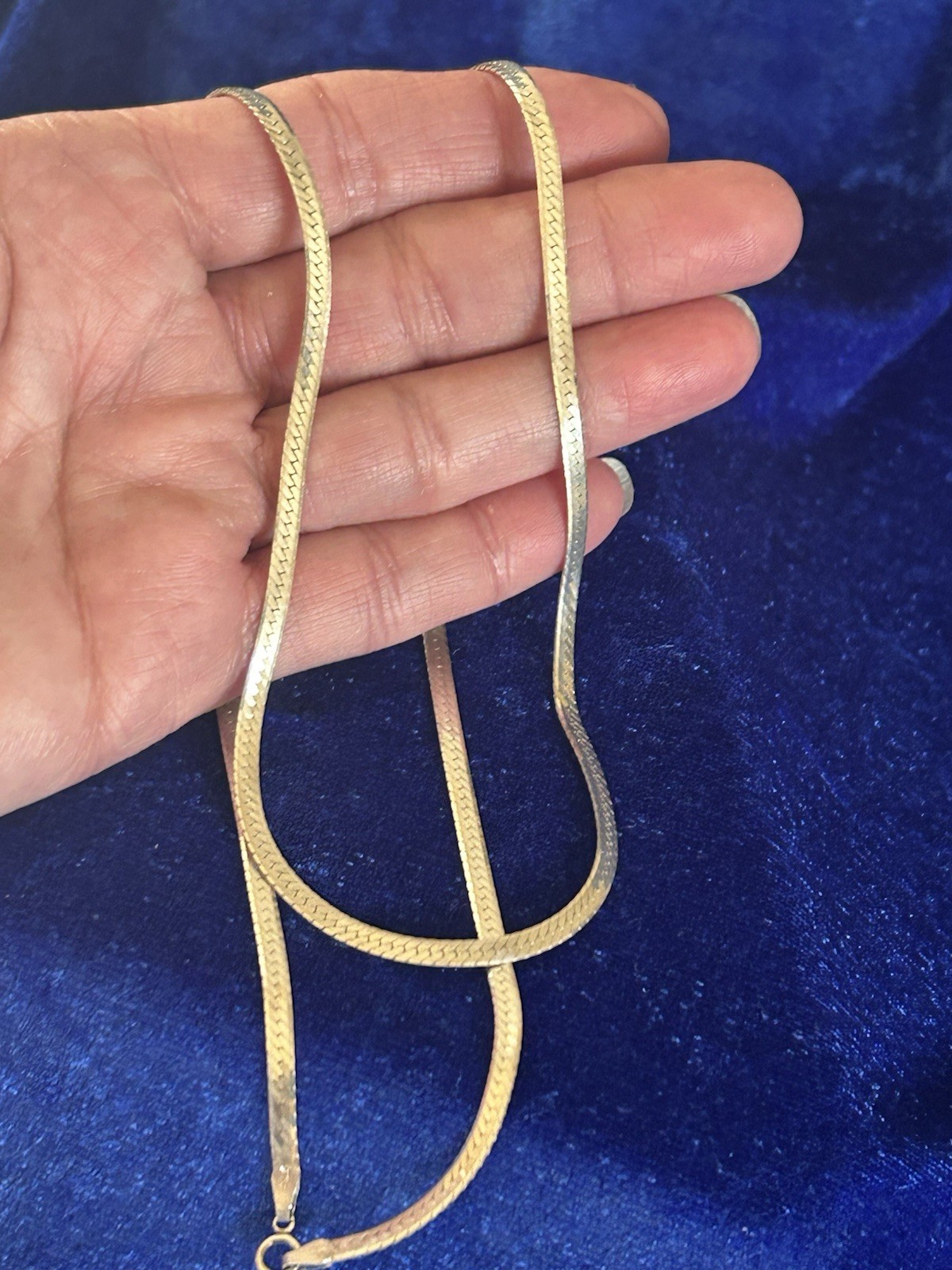 Vintage Sterling Silver Herringbone Chain Necklace 22.5 In (2 Slight Indents)