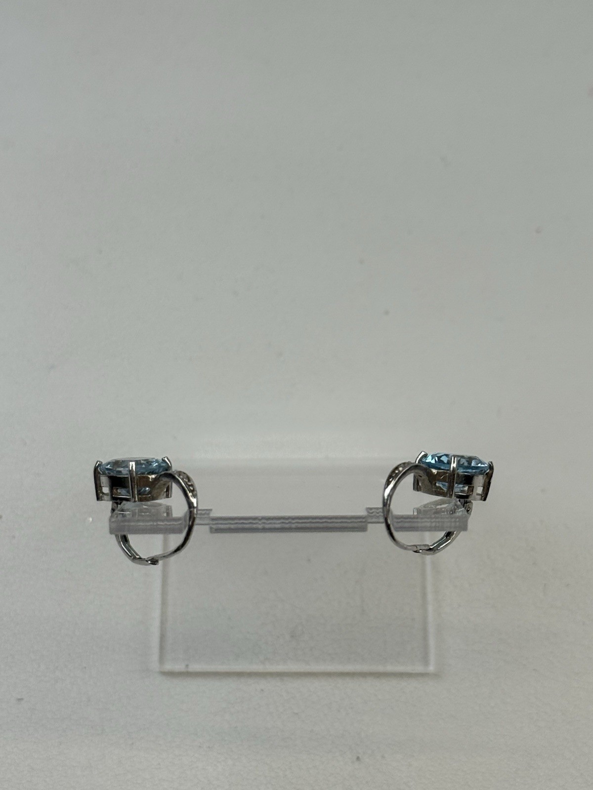 FAS Sterling Silver Pierced Earrings Lever Back Topaz