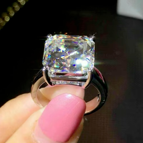 RARE 16.10 Ct Treated Off White Diamond Solitaire Ring In 925 Silver. Certified