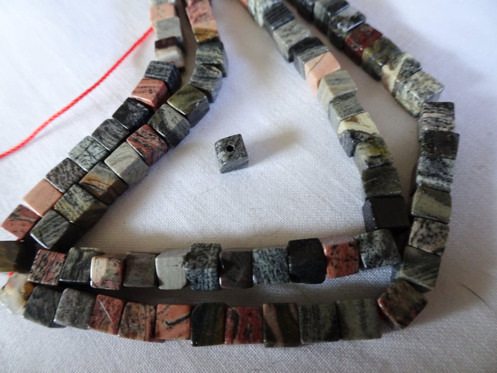 25 1/2″ Str Natural Picasso Jasper Square Stone Beads 3-3.5mm L&W A587 DNG